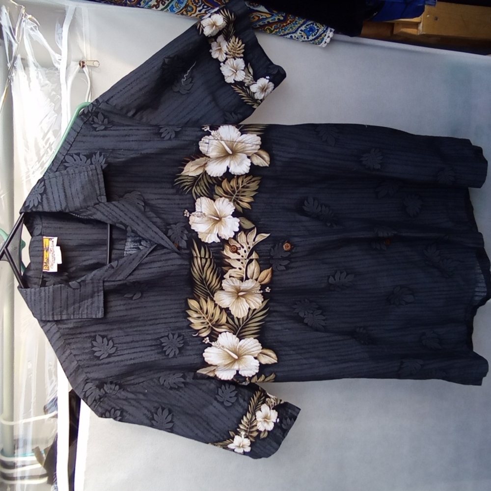 mens Winnie Fasions button down  M